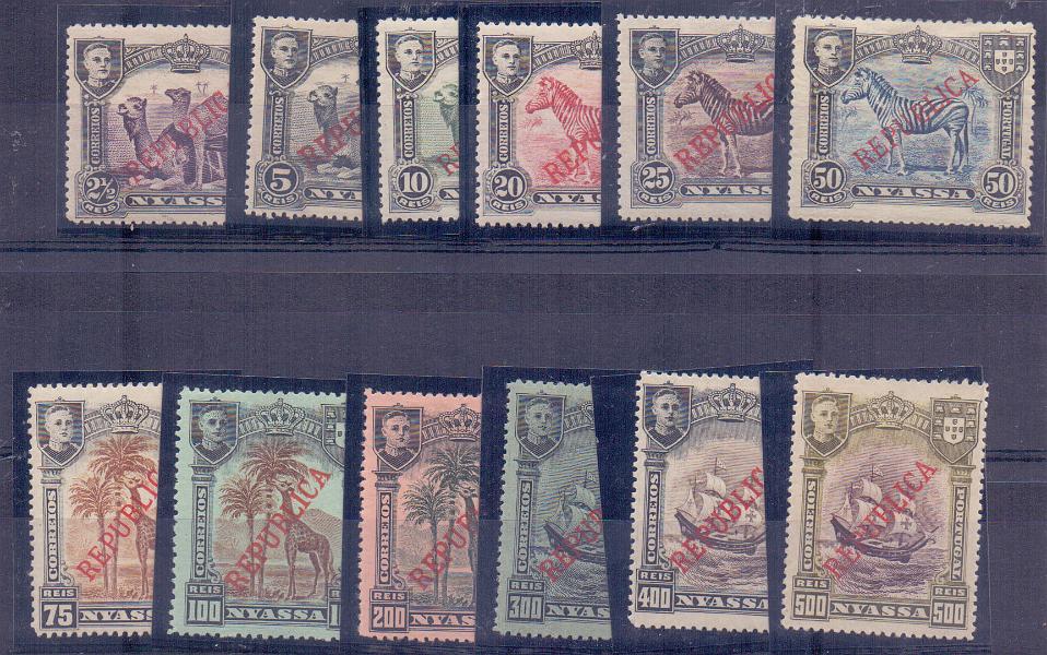 2498.jpg -     Lote:    2498      Lotes pelo Correio      Companhia do Niassa       Descrição:         1911 &mdash; D. Manuel II, com sobrecarga REPUBLICA da Casa da Moeda. CE 52/63. Série completa. Valor de catálogo &euro; 44.00.        **       Valor Base:     &euro; 8,00     Valor Venda:     Retirado     