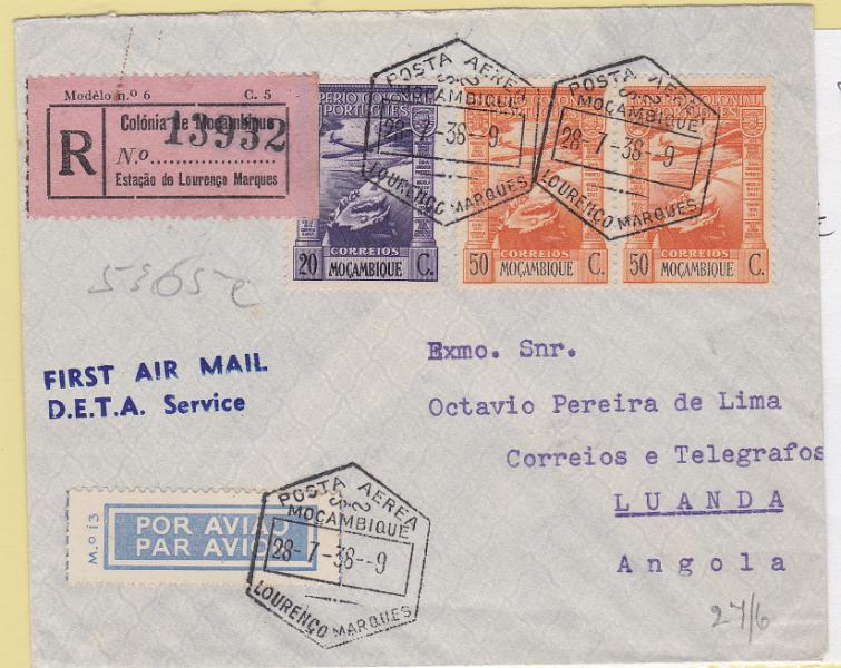 0448.jpg -     Lote:    448      Correio Aéreo             Descrição:         1938 (28.07) — 1.º Voo L. Marques — Luanda pela DETA. Sobrescrito circulado de L. Marques (28.07.38) para Luanda (30.07.38). Carimbo comemorativo a violeta "FIRST AIR MAIL / D.E.T.A. SERVICE".        Aéreo       Valor Base:     € 100,00     Valor Venda:     € 100,00       