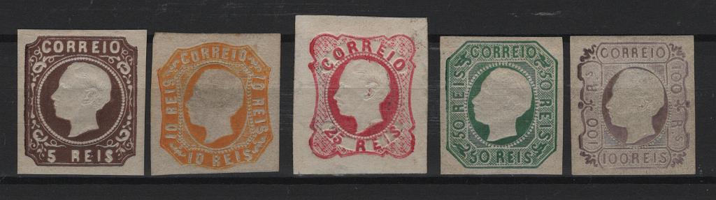 043.jpg -     Lote:    43            Portugal       Descrição:         1862/64 &mdash; D. Luís I. MF14/18. Série completa com margens normais a boas, selo de 5 reis com goma original e sinal de charneira, restantes sem goma original. Quatro certificados de peritagem de Leilões P. Dias Lda (3) e NFACP (1). Valor de catálogo &euro; 1.565,00.         **/(*)       Valor Base:     &euro; 125,00     Valor Venda:     &euro;      