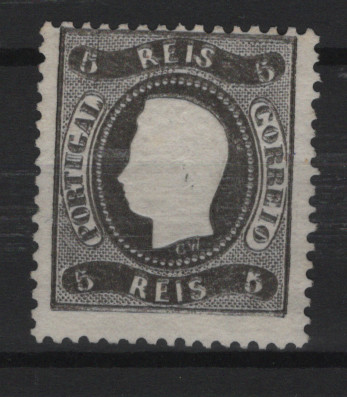 058.jpg -     Lote:    58            Portugal       Descrição:         1867/70 &mdash; D. Luís I. Fita curva, denteados. MF27, 5 reis preto, denteado 12 Ÿ, papel liso médio. Selo sem goma, com forte REPINTE. Certificado de peritagem de Leilões P. Dias, Lda. Valor de catálogo &euro; 160,00.         *       Valor Base:     &euro; 25,00     Valor Venda:     &euro;      