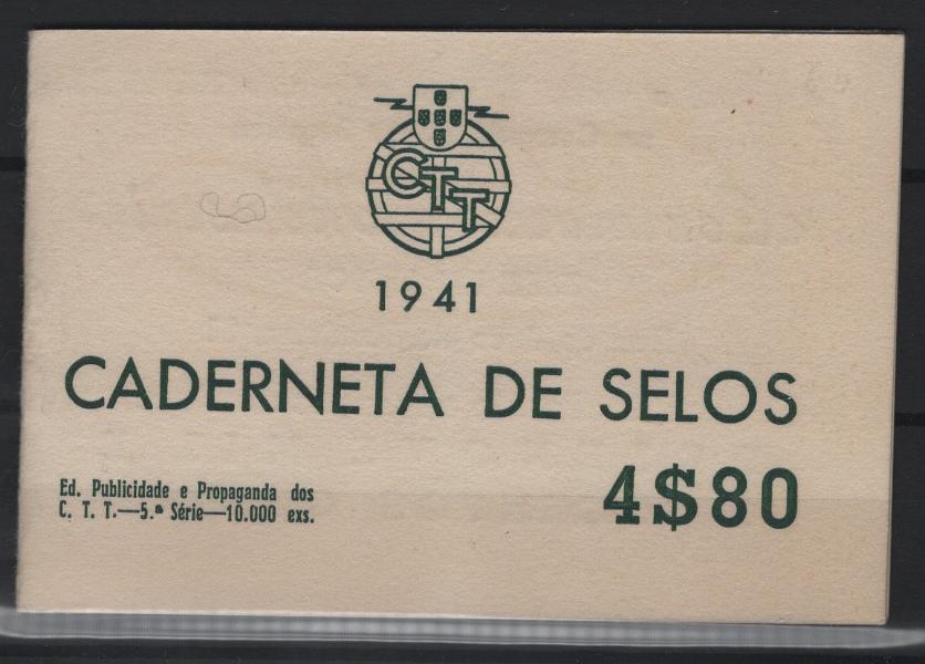 094.jpg -     Lote:    94            Portugal       Descrição:         1935 &mdash; Tudo pela Nação + Infante D. Henrique. MF CRT22. Caderneta completa com quatro quadras: uma quadra de 15c do Infante D. Henrique, outra de $25 Tudo pela Nação e mais duas de $40 desta emissão. Caderneta muito bem conservada, sem defeitos ou reparações. MB e MR. Valor de catálogo &euro; 900,00.         CRT       Valor Base:     &euro; 300,00     Valor Venda:     &euro;      