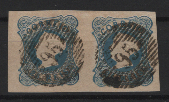 142.jpg -     Lote:    142      Marcofilia em emissões Borja Freire             Descrição:         1853 &mdash; D. Maria II. MF2, 25 reis azul. Par horizontal, com margens de luxo na generalidade, obliterado com carimbo numérico da 1.ª reforma, batido a preto "95 &mdash; POMBAL", tipo 6.8.6. Exemplar muito bonito sem defeitos nem reparações.          O       Valor Base:     &euro; 50,00     Valor Venda:     &euro;      