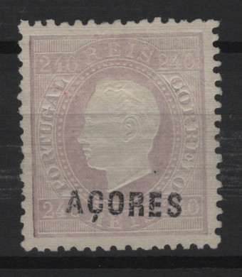 238.jpg -     Lote:    238            Açores       Descrição:         1871/76 &mdash; D. Luís I. Fita direita. Selos do Continente com sobrecarga AÇORES, tipo A. MF24, 240 reis lilás claro, denteado 12 &frac12;, papel COSTELADO na frente. Selo com boa cor, sem defeitos ou reparações. Certificado de peritagem de Leilões P. Dias, Lda. Valor de catálogo &euro; 1.400,00.         *       Valor Base:     &euro; 200,00     Valor Venda:     &euro;      