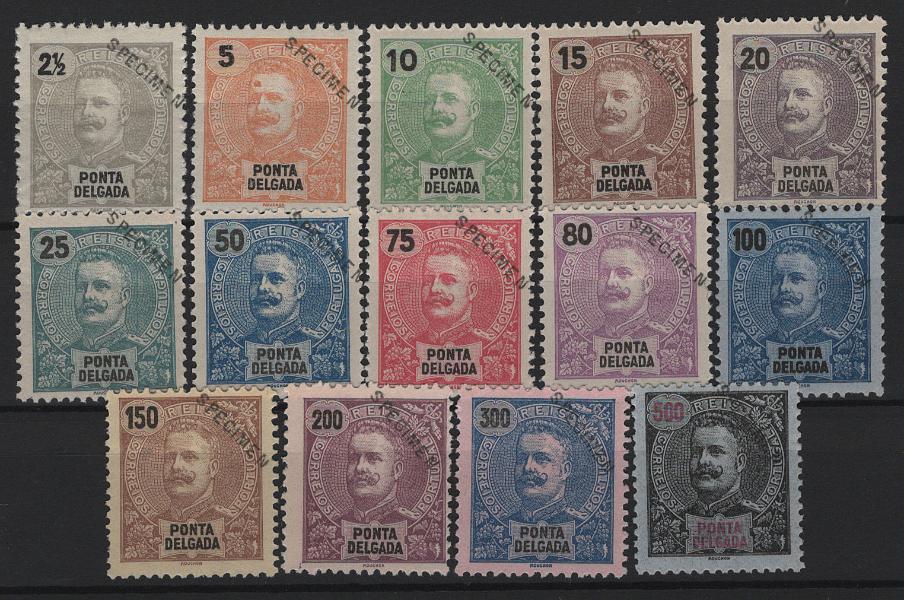 253.jpg -     Lote:    253            Ponta Delgada       Descrição:         1897 &mdash; D. Carlos I Mouchon. MF13/26. Série completa com selos originais, distribuídos com as reimpressões de 1905, com sobrecarga SPECIMEN a preto e oblíqua no canto superior direito. Selos com goma original. MB e R.         **       Valor Base:     &euro; 250,00     Valor Venda:     &euro;      