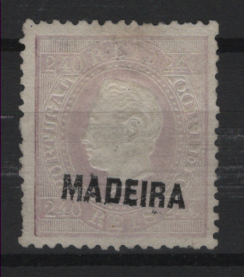 272.jpg -     Lote:    272                   Descrição:         1871/76 &mdash; D. Luís I. Fita direita. Selos do Continente com sobrecarga MADEIRA, tipo B. MF24, 240 reis violeta claro, papel liso, denteado 12 &frac12;, sem goma. Certificado de peritagem do NFACP. Valor de catálogo &euro; 1.100,00.         *       Valor Base:     &euro; 120,00     Valor Venda:     &euro;      