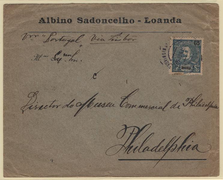 318.jpg -     Lote:    318            Angola       Descrição:         1903 &mdash; D. Carlos I Mouchon. Novas cores e valores. MF82, 65 reis azul-cinzento, papel liso, denteado 11 Ÿ, em sobrescrito circulado de Luanda (26.06.05) para Filadélfia / EUA (27.07.05) com trânsito por Lisboa (15.07.05) para pagar o porte simples para carta remetida para os EUA com o peso até 15g (Tabela de portes publicada no Boletim Oficial de Angola nº 10 de 07.03.1903). Transporte Luanda &mdash; Lisboa pelo vapor Portugal. Exemplar muito raro, ÚNICO CONHECIDO, sem defeitos nem reparações.         Carta       Valor Base:     &euro; 150,00     Valor Venda:     &euro;      