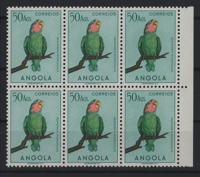 338.jpg -     Lote:    338            Angola       Descrição:         1951 &mdash; Aves de Angola. MF 329/349. Série completa em blocos de 6 selos. Exemplares com boa cor, sem defeitos ou reparações, goma original sem sinal de charneira. Muito rara em múltiplos tão elevados. Valor de catálogo &euro; 3.960,00.         ***       Valor Base:     &euro; 1.000,00     Valor Venda:     &euro;      