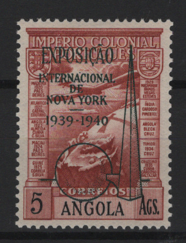 340.jpg -     Lote:    340            Angola       Descrição:         1938 &mdash; Correio aéreo. Império Colonial Português, com sobrecarga a preto "EXPOSIÇÃO INTERNACIONAL DE NOVA YORK / 1939-1940". MF CA7a, 5$00 castanho vermelho. Exemplar novo com goma original e sinal de charneira, boa cor, sem defeitos nem reparações, assinado no verso. MB e MR. Valor de catálogo &euro; 150,00.         **       Valor Base:     &euro; 50,00     Valor Venda:     &euro;      