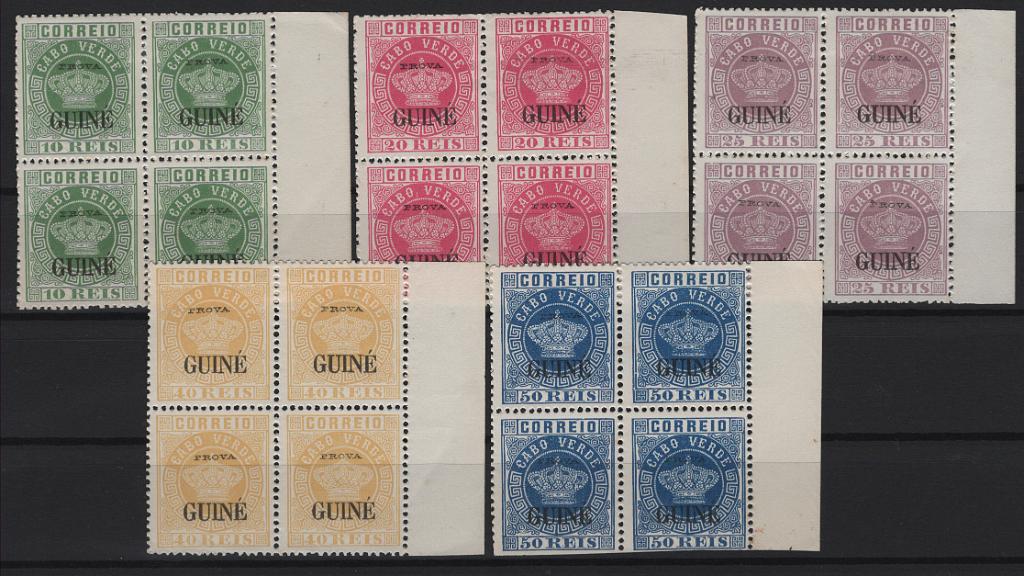 393.jpg -     Lote:    393            Guiné       Descrição:         1885 &mdash; Coroa. Selos de Cabo Verde, com sobrecarga "GUINÉ" grande. MF19/23. Série completa em QUADRAS bordo de folhas, de reimpressões de 1885, denteado 13 &frac12;, com sobrecarga "PROVA" pequena, horizontal a preto. Exemplares com boa cor, sem defeitos ou reparações. Valor de catálogo &euro; 700,00.         R*       Valor Base:     &euro; 200,00     Valor Venda:     &euro;      