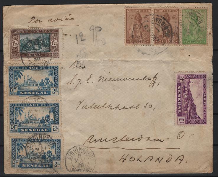 413.jpg -     Lote:    413            Guiné       Descrição:         1938 (04.05) * Bissau / Amesterdão. Sobrescrito circulado por correio ordinário de Bissau para Zinguichor (05.05.38) via automóvel ou mão própria, Zinguichor/Dakar pela Aeromaritine (9.05), de Dakar a Toulouse pela Air France (11.05), de Toulouse a Paris pela Air France e de Paris para Amesterdão, via múltipla (KLM, ABA, ou Air France). Franquiada com selo tipo Ceres MF212(2) e 215 no total de 1$80, para pagar o porte simples de cartas com peso até 20g (1$75), circuladas para o estrangeiro (excesso de 5c). No Senegal foi franquiado com 7F85, correspondente a: 6F00 para pagar o 3.º porte do serviço aéreo (carta com peso entre 10 a 15g) e 1F75 para o porte do correio ordinário para cartas com o peso até 20g. Interessante franquia mista.         Aéreo       Valor Base:     &euro; 250,00     Valor Venda:     &euro;      