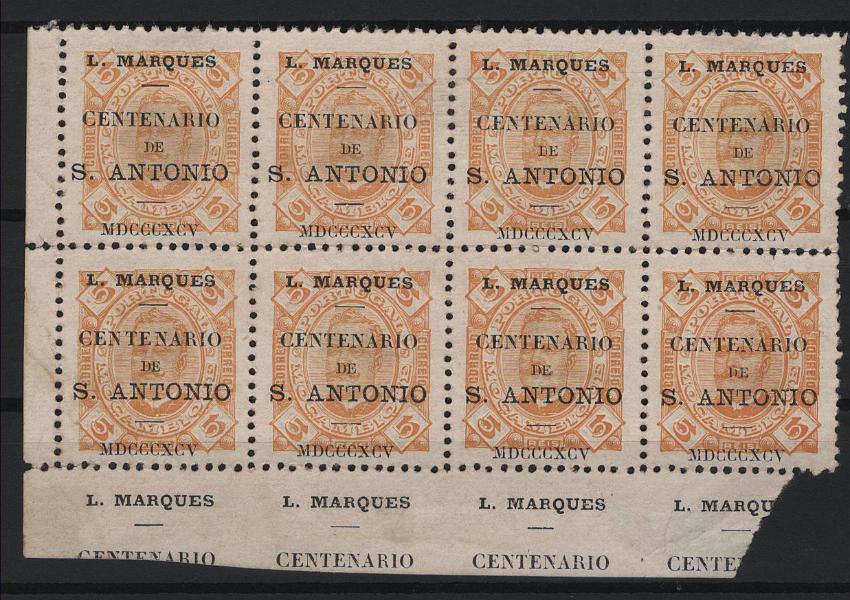 546.jpg -     Lote:    546            Lourenço Marques       Descrição:         1895 &mdash; D. Carlos I, tipo Diogo Neto. Selos de Moçambique com sobrecarga "CENTENÁRIO DE SANTO ANTÓNIO". MF24, 5 reis azul amarelo, denteado 11 Ÿ papel porcelana. Bloco com 8 selos, com duas margens com boa cor, sem reparações nem defeitos, com impressão de parte da sobrecarga na margem inferior da folha. Certificado de peritagem de Leilões P. Dias, Lda. Valor de catálogo &euro; 280,00.         *       Valor Base:     &euro; 75,00     Valor Venda:     &euro;      