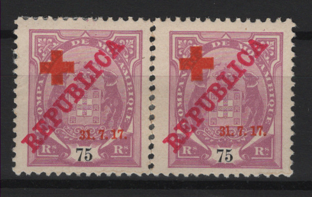 558.jpg -     Lote:    558            Companhia de Moçambique       Descrição:         1917 &mdash; Elefantes, com sobrecarga REPUBLICA e sobrecarga Cruz Vermelha. MF111+111b, 75 reis lilás, papel porcelana, denteado 11 Ÿ. Par horizontal com boa cor, sem defeitos nem reparações, com goma original e sinal de charneira. Segundo selo com "1" de "31" maior. MB e MR. Valor de catálogo &euro; 280,00.         **       Valor Base:     &euro; 60,00     Valor Venda:     &euro;      