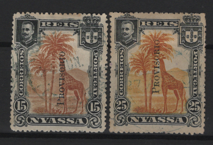 577.jpg -     Lote:    577            Companhia do Niassa       Descrição:         1903 &mdash; D. Carlos I. Selos de 1901, com sobrecarga "PROVISORIO". MF 48/49. Série completa usada, com boa cor, sem defeitos nem reparações. Selo de 15 reis com denteado 15 de linha e 25 reis com denteado 14 de linha. Certificado de peritagem de J. Miranda da Mota. Valor de catálogo &euro; 420,00.         O       Valor Base:     &euro; 80,00     Valor Venda:     &euro;      