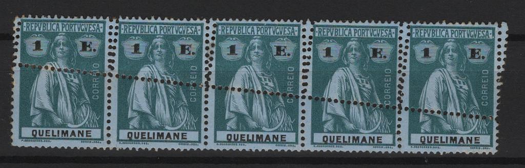 589.jpg -     Lote:    589            Quelimane       Descrição:         1914 &mdash; Ceres. MF40, 1E, verde s/ azul, papel porcelana, denteado 15x14. Tira horizontal de 5 selos com duplo denteado oblíquo a meio dos selos. Exemplar com boa cor, sem reparações, mas com aflorações de óxido no verso.          ***/**       Valor Base:     &euro; 25,00     Valor Venda:     &euro;      