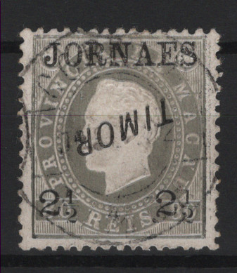 644.jpg -     Lote:    644            Timor       Descrição:         1892 &mdash; D. Luís I. Fita direita. Selos de Macau com sobretaxa. MF23, 2 &frac12; reis s/ 80 reis, denteado 12 Ÿ, papel porcelana. Exemplar usado, assinado no verso com boa cor, sem defeitos nem reparações, com a SOBRECARGA TIMOR INVERTIDA, tida como clandestina. Certificado de peritagem de J. Miranda da Mota.         O       Valor Base:     &euro; 35,00     Valor Venda:     &euro;      