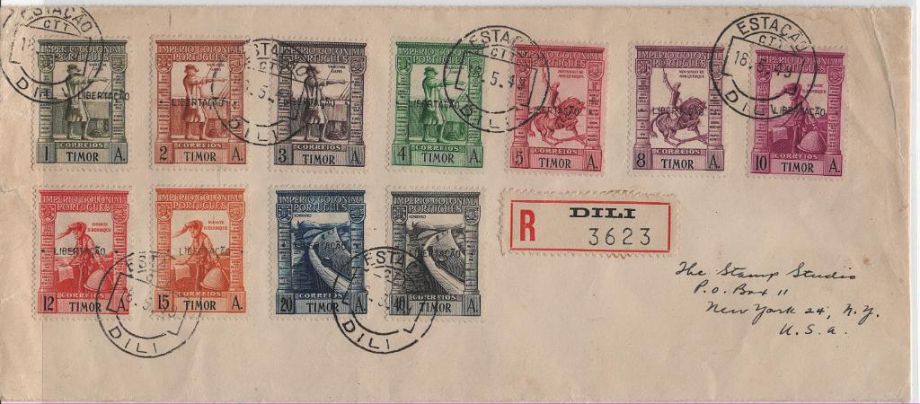 668.jpg -     Lote:    668            Timor       Descrição:         1947 &mdash; Império Colonial Português, com sobrecarga LIBERTAÇÃO. MF250/260. Série completa em sobrescrito circulado registado de Dili (18.05.49) para os EUA (15.08.49) com a série completa. Sobrescrito de grande formato bem conservado sem defeitos ou reparações.         Carta       Valor Base:     &euro; 400,00     Valor Venda:     &euro;      