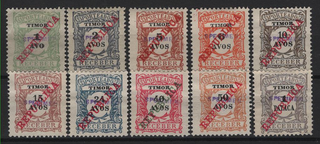 678.jpg -     Lote:    678            Timor       Descrição:         1911 &mdash; Porteado. Emissão regular, com sobrecarga REPUBLICA da Casa da Moeda. MF POR1&frac12;0. Série completa com sobrecarga horizontal a violeta "SPECIMEN". Exemplares novos, sem goma, sem defeitos nem reparações. MB e MR. Certificado de peritagem de Leilões P. Dias, Lda.         *       Valor Base:     &euro; 125,00     Valor Venda:     &euro;      