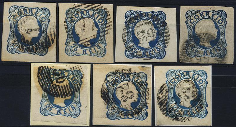 0055.jpg -     Lote:    55            Colecção Invicta       Descrição:         1856/58 &mdash; D. Pedro V. Cabelos anelados. CE12, 25 reis azul (linhas duplas). Lote de 7 selos, todos com margens de luxo. Valor de catálogo &euro; 170,10.        O       Valor Base:     &euro; 30,00     Valor Venda:     &euro; 30,00     