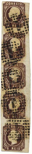 0086.jpg -     Lote:    86            Colecção Invicta       Descrição:         1862/64 &mdash; D. Luís I. CE14, 5 reis castanho, tipo III. Tira vertical de 5 selos, com boas margens laterais e curtas nos topos. Obliterada com carimbo de pontos "1".        O       Valor Base:     &euro; 40,00     Valor Venda:     &euro; 40,00     