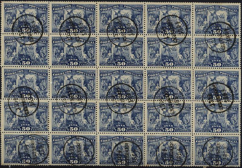 0337.jpg -     Lote:    337            Colecção Clássica - 2.ª parte       Descrição:         1894 &mdash; 5.º Centenário do Nascimento do Infante D. Henrique. CE103, 50 reis azul. Bloco de 25 selos (5x5). Valor de catálogo &euro; 262,50.        O       Valor Base:     &euro; 40,00     Valor Venda:     &euro; 55,00     