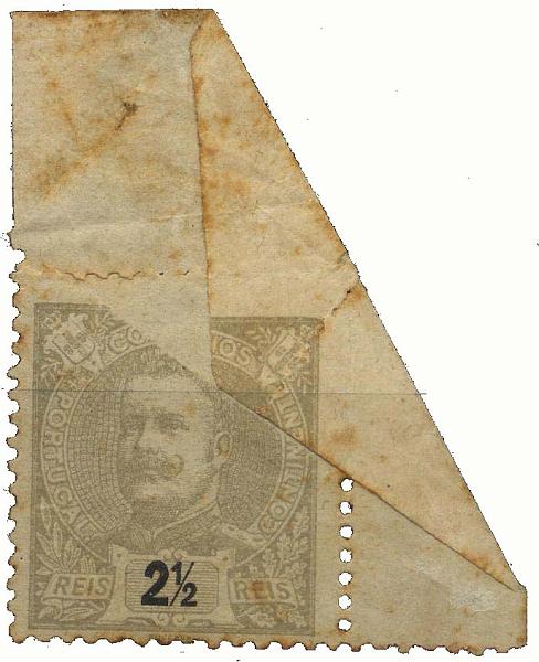 0367.jpg -     Lote:    367            Colecção Clássica - 2.ª parte       Descrição:         1895/1896 &mdash; Carlos I, tipo Mouchon. CE126, 2 &frac12; reis cinzento. Selo canto superior direito de folha com acentuado "plié". Alguns pontos de óxido porém de grande raridade.        **       Valor Base:     &euro; 15,00     Valor Venda:     &euro; 15,00     