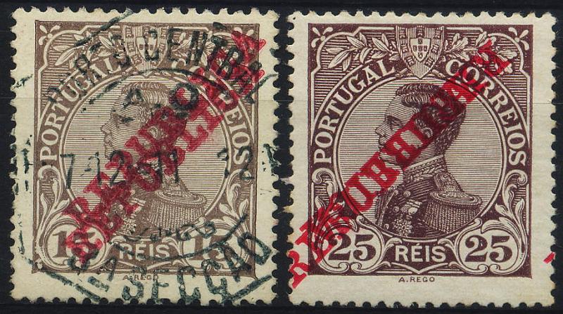 0415.jpg -     Lote:    415            Colecção Clássica - 2.ª parte       Descrição:         1910 &mdash; D. Manuel II com sobrecarga REPUBLICA. Lote de dois selos: um de 15 reis castanho claro CE173 (usado) com dupla sobrecarga + selo de 25 reis castanho escuro CE175 com dupla sobrecarga, uma delas invertida.        O/**       Valor Base:     &euro; 10,00     Valor Venda:     &euro; 12,00     