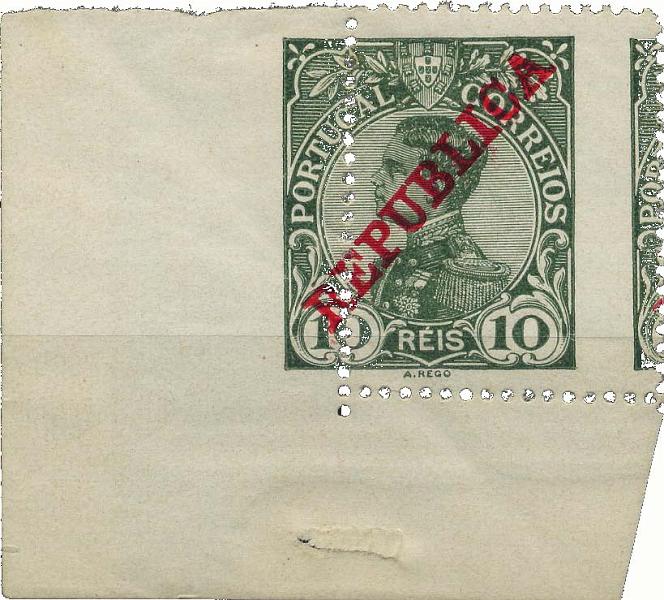 0416.jpg -     Lote:    416            Colecção Clássica - 2.ª parte       Descrição:         1910 &mdash; D. Manuel II com sobrecarga REPUBLICA. Selo de 10 reis verde, canto inferior esquerdo, com o denteado muito deslocado.        **       Valor Base:     &euro; 10,00     Valor Venda:     &euro; 22,00     