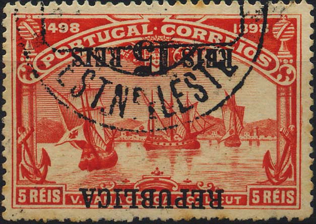 0432.jpg -     Lote:    432            Colecção Clássica - 2.ª parte       Descrição:         1911 &mdash; 4.º Centenário do Descobrimento do Caminho Marítimo para a Índia com sobrecarga REPUBLICA sobre selos do Continente. CE185, 15 reis s/ 5 reis vermelho. Selo com sobrecarga invertida. Valor de catálogo &euro; 16,00.        O       Valor Base:     &euro; 5,00     Valor Venda:     &euro; 12,00     