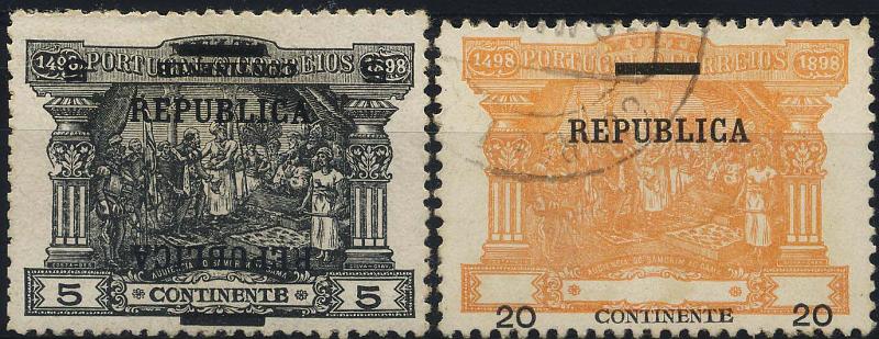 0442.jpg -     Lote:    442            Colecção Clássica - 2.ª parte       Descrição:         1911 &mdash; 4.º Centenário do Descobrimento do Caminho Marítimo para a Índia com sobrecarga REPUBLICA sobre selos de porteado do Continente. Lote de dois selos: um de 5 reis com dupla sobrecarga, uma delas invertida + selo de 20 reis com a impressão da taxa e legenda CONTINENTE deslocadas. B e R.        O/**       Valor Base:     &euro; 20,00     Valor Venda:     Retirado     