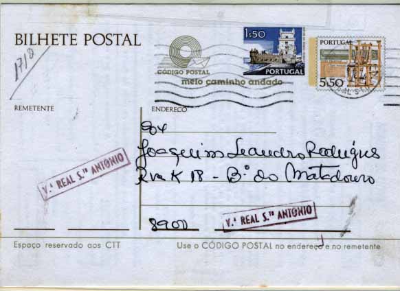0735.jpg -     Lote:    735            Portugal       Descrição:         Correios Ferroviário. 1979 &mdash; Instrumentos do Trabalho OM170, 5$50, circulado em Vila Real de St.º António (25.01.82), com selo adicional de 1$50 (Paisagens e Monumentos). Inteiro repicado no verso pela Companhia dos Caminhos de Ferro Portugueses (22-066 F90). Na frente e verso carimbos nominativos ferroviários batidos a lilás de VILA REAL DE STO ANTÓNIO.        IC       Valor Base:     &euro; 10,00     Valor Venda:     Retirado     