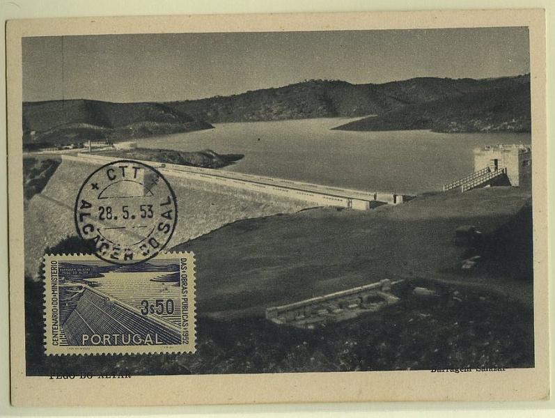 0795.jpg -     Lote:    795                   Descrição:         1952 &mdash; 1.º Centenário do Ministério das Obras Públicas. Barragem Salazar em Pego do Altar. Postal ilustrado concordante com selo de 3$50 CE758, obliterados com marca de dia de Alcácer do Sal (28.05.53). MB e MR.        PM        Valor Base:     &euro; 30,00     Valor Venda:     &euro; 32,00     