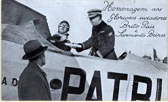 0859.jpg -     Lote:    859                   Descrição:         Homenagem aos Gloriosos aviadores Brito Pais e Sarmento Beires. Postal ilustrado editado com parte dos lucros a reverterem a favor do "Raid Lisboa-Macau".        PI       Valor Base:     &euro; 10,00     Valor Venda:     Retirado     