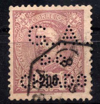 0876.jpg -     Lote:    876                   Descrição:         Perfurados. 1895/96 &mdash; D. Carlos I, tipo Mouchon. CE122, 200 reis violeta castanho. Selo com perfuração "G. A. do CHIADO". Rara nesta taxa.        O       Valor Base:     &euro; 15,00     Valor Venda:     &euro; 44,00     
