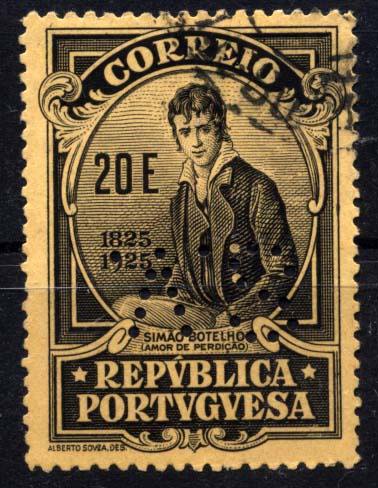 0877.jpg -     Lote:    877                   Descrição:         Perfurados. 1925 &mdash; Centenário do Nascimento de Camilo Castelo Branco. CE360, 20E preto s/ amarelo. Selo com perfuração "S. V." /Soconny Vacuum Oil Ltd). Rara nesta taxa.        O       Valor Base:     &euro; 15,00     Valor Venda:     &euro; 32,00     