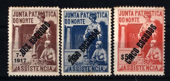 0903.jpg -     Lote:    903                   Descrição:         Vinhetas. Junta Patriótica do Norte * Assistência. Lote de 3 vinhetas: vinheta em castanho sem taxa com legenda 7-V / 1917, com sobretaxa de DEZ ESCUDOS; vinheta em azul com sobretaxa de 2$50 s/ $10 e vinheta carmim com sobretaxa 5$00 s/ $50.        **       Valor Base:     &euro; 10,00     Valor Venda:     &euro; 10,00     