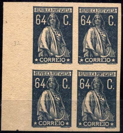 1020.jpg -     Lote:    1020            Portugal       Descrição:         1924/26 &mdash; Ceres. Novas taxas e cores. Quadra de provas de 64C em azul ultramar, não denteadas, em papel amarelado, pontinhado horizontal muito leve, sem goma. Cor aprovada. MB.        PRV       Valor Base:     &euro; 20,00     Valor Venda:     &euro; 20,00     