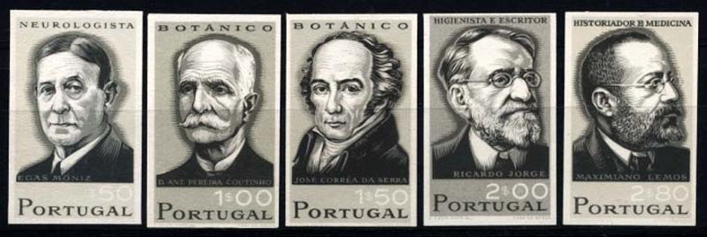 1045.jpg -     Lote:    1045            Portugal       Descrição:         1966 &mdash; Cientistas Portugueses. Lote de cinco provas não denteadas a preto e sépia, em papel espesso dos selos de $50 (Egas Moniz), 1$00 (António Pereira Coutinho), 1$50 (José Corrêa da Serra, 2$00 (Ricardo Jorge), 2$80 (Maximiano Lemos). MB e MR.        PRV       Valor Base:     &euro; 25,00     Valor Venda:     &euro; 42,00     