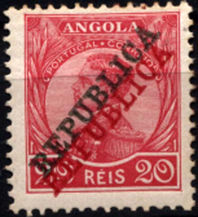 1129.jpg -     Lote:    1129            Angola       Descrição:         1912 &mdash; D. Manuel II com sobrecarga REPUBLICA da Casa da Moeda. CE106, 20 reis carmim. Selo com dupla sobrecarga (uma a verde e outra a vermelho).        **       Valor Base:     &euro; 15,00     Valor Venda:     &euro; 32,00     