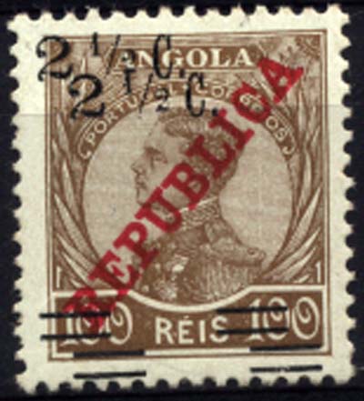 1166.jpg -     Lote:    1166            Angola       Descrição:         1919 &mdash; D. Manuel II com sobrecarga REPUBLICA da Casa da Moeda e sobretaxa. CE191, 2 &frac12; c s/ 100 reis castanho s/ verde. Selo com dupla sobretaxa.        ***       Valor Base:     &euro; 8,00     Valor Venda:     &euro; 20,00     