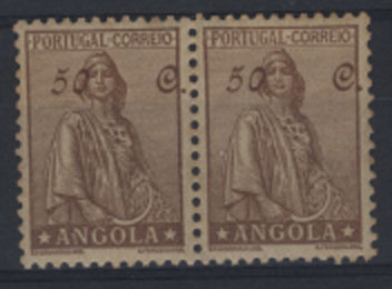 1173.jpg -     Lote:    1173            Angola       Descrição:         1932 &mdash; Ceres. Novo Tipo. CE236, 50C castanho. Par horizontal com deslocação na impressão da taxa. MB e MR.        **       Valor Base:     &euro; 10,00     Valor Venda:     &euro; 12,00     