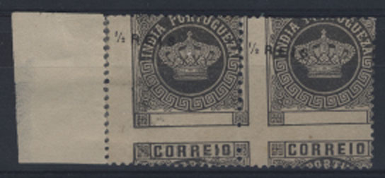 1201.jpg -     Lote:    1201            Índia Portuguesa       Descrição:         1882 &mdash; Tipo Coroa. Valores em moeda local. CE115, 2 &frac12; reis preto, denteado 13 &frac12;, tipo II. Par horizontal bordo de folha com deslocamento acentuado do denteado e da taxa. MB e R.        *       Valor Base:     &euro; 15,00     Valor Venda:     &euro; 22,00     