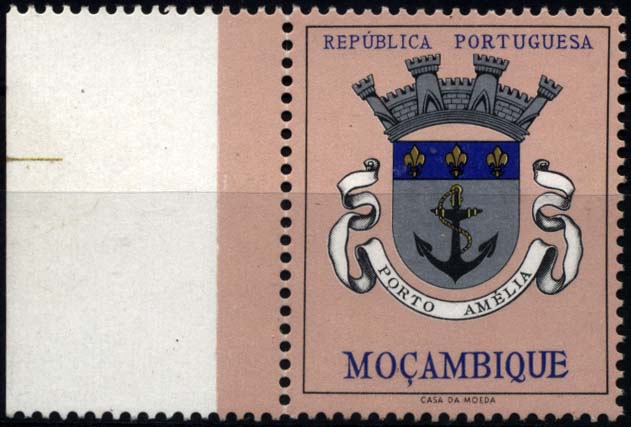 1225.jpg -     Lote:    1225            Moçambique       Descrição:         1961 &mdash; Brasões de Moçambique. CE444, 7$50. Selo bordo de folha, com omissão da taxa. Valor de catálogo &euro; 30,00.        ***       Valor Base:     &euro; 10,00     Valor Venda:     &euro; 28,00     