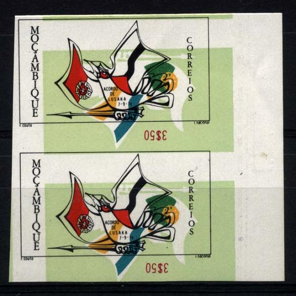 1229.jpg -     Lote:    1229            Moçambique       Descrição:         1975 &mdash; Acordo de Lusaka. CE538, 3$50. Par vertical com a impressão da cor preta deslocada e impressão invertida da taxa. R.        ***       Valor Base:     &euro; 12,00     Valor Venda:     &euro; 16,00     