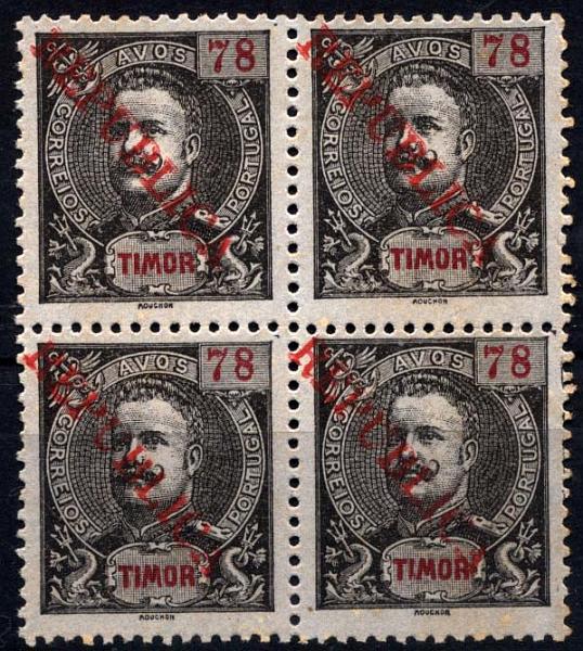 1243.jpg -     Lote:    1243            Timor       Descrição:         1913 &mdash; D. Carlos I, tipo Mouchon, com sobrecarga REPUBLICA local. CE161, 78 avos. Quadra com a sobrecarga deslocada.         *       Valor Base:     &euro; 15,00     Valor Venda:     &euro; 20,00     