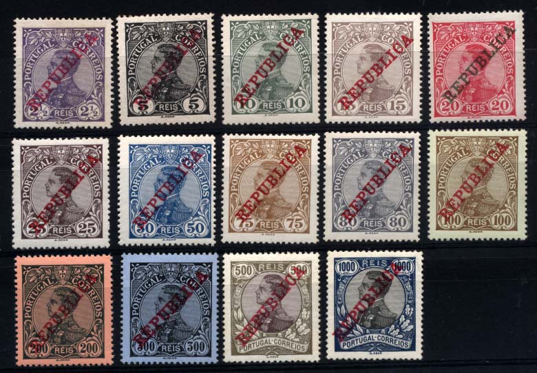 1392.jpg -     Lote:    1392            Portugal       Descrição:         1910 &mdash; D. Manuel II com sobrecarga REPUBLICA. CE170/181. Série completa. Selo de 500 reis com mancha no verso. Valor de catálogo &euro; 206,00.        ***       Valor Base:     &euro; 25,00     Valor Venda:     &euro; 42,00     