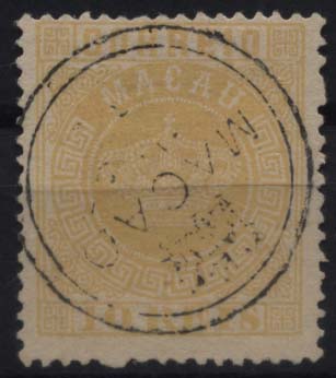1738.jpg -     Lote:    1738            Macau       Descrição:         1884 &mdash; Tipo Coroa. CE2, 10 reis amarelo, denteado 13 &frac12;, obliterado com carimbo circular MACAO. Valor de catálogo &euro; 17,20.        O       Valor Base:     &euro; 10,00     Valor Venda:     &euro; 10,00     