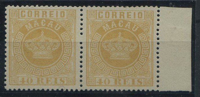 1750.jpg -     Lote:    1750            Macau       Descrição:         1885/89 &mdash; Tipo Coroa. Novas cores e valores. CE19, 40 reis amarelo, denteado 13 &frac12;. Par horizontal, bordo de folha. Valor de catálogo &euro; 230,00.        **       Valor Base:     &euro; 70,00     Valor Venda:     &euro; 130,00     