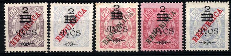 1792.jpg -     Lote:    1792            Macau       Descrição:         1913 &mdash; D. Carlos I tipo Diogo Neto, com sobretaxa. Emitidos sem goma. CE182/185. Série completa em denteado 11 &frac12; + CE183 em denteado 13 &frac12;. Valor de catálogo &euro; 29,80.        *       Valor Base:     &euro; 8,00     Valor Venda:     &euro; 16,00     