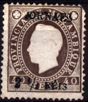 1844.jpg -     Lote:    1844            Moçambique       Descrição:         1893 &mdash; D. Luís I, fita direita, com sobretaxa, tipografada localmente. Emitidos sem goma. CE25, 5 s/ 40 reis chocolate, sobrecarga tipo 2 a preto. Selo com um dente curto. Valor de catálogo &euro; 318,00.        *       Valor Base:     &euro; 45,00     Valor Venda:     &euro; 220,00     