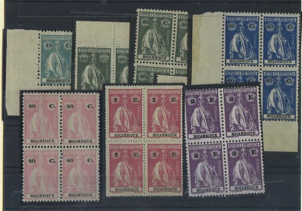 1863.jpg -     Lote:    1863            Moçambique       Descrição:         1922 &mdash; Ceres. Novas cores. CE240/246. Série completa em quadras com excepção CE240 e 242 em pares. CE241 em quadras nos denteados 15x14 e 12x11 &frac12;. Valor de catálogo &euro; 56,00.        ***       Valor Base:     &euro; 12,00     Valor Venda:     &euro; 24,00     